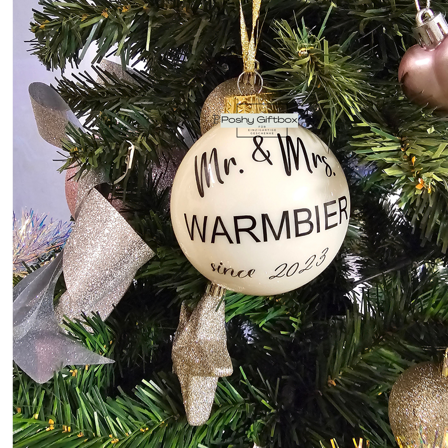 Personalisierte Weihnachtskugel "Mr & Mrs"/Weihnachtsgeschenk Ehepaar/Erstes Weihnachten als Ehepaar Christbaumkugel /Aus Glas 8cm/Nikolausgeschenk Christbaumkugel Elfenbein PoshyGiftbox