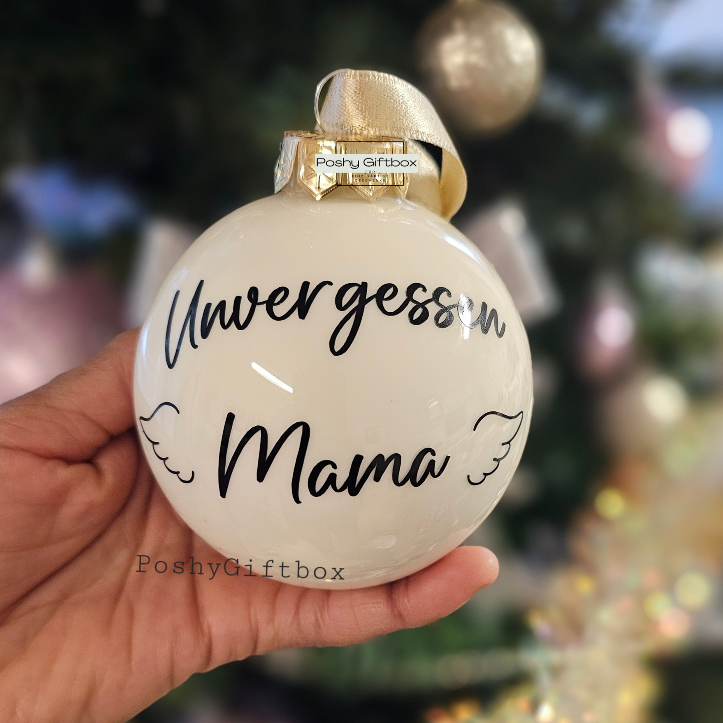 Personalisierte Weihnachtskugel "Mr & Mrs"/Weihnachtsgeschenk Ehepaar/Erstes Weihnachten als Ehepaar Christbaumkugel /Aus Glas 8cm/Nikolausgeschenk Christbaumkugel Elfenbein PoshyGiftbox