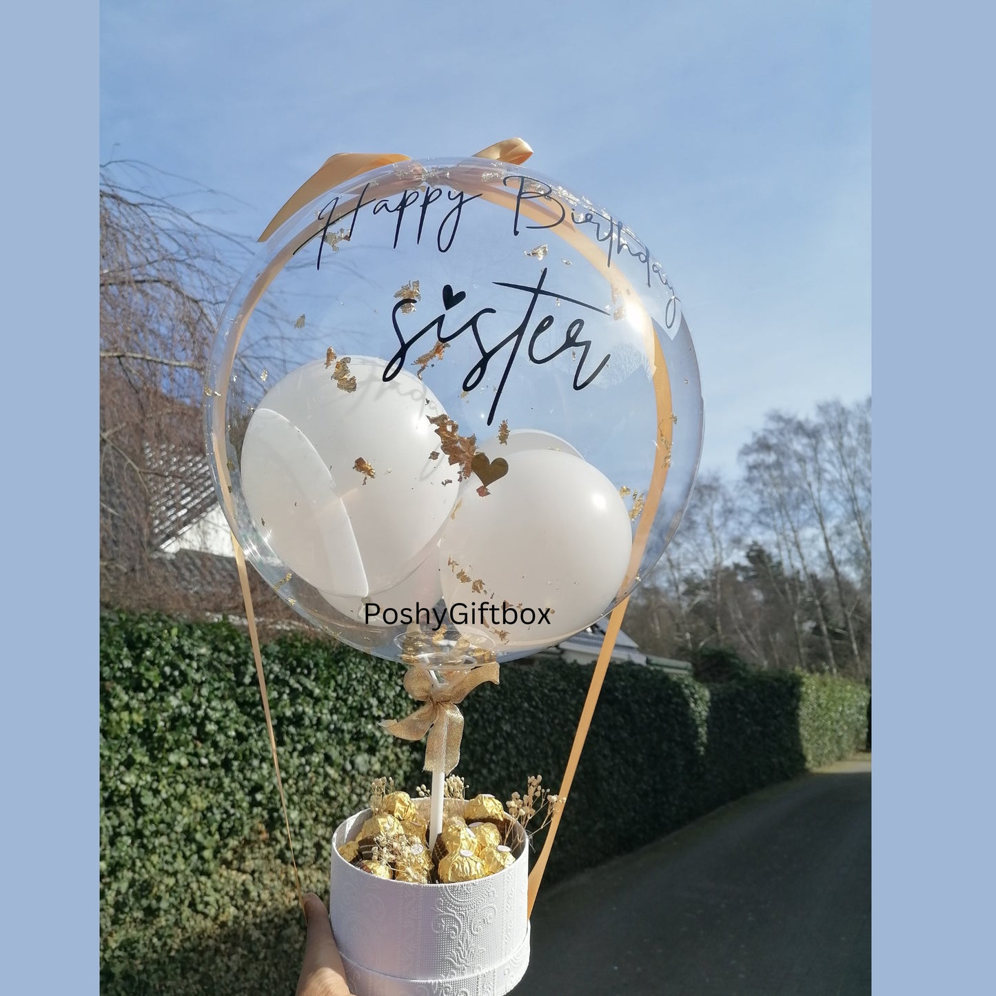 Ballon Geschenk mit Schokoladen und Trockenblumen/Personalisierte Balloons/Hochzeitsgeschenk/Happy Valentinstag/Geburtstagsgeschenk PoshyGiftbox