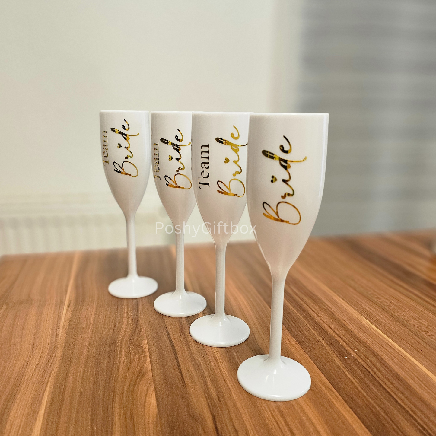 JGA Weinglas Personalisiert/Personalisierte Sektgläser/ Champagner Glas/Sektflöten/Sektkelch/Junggesellinnenabschied, Bräutigam,Trauzeugin PoshyGiftbox