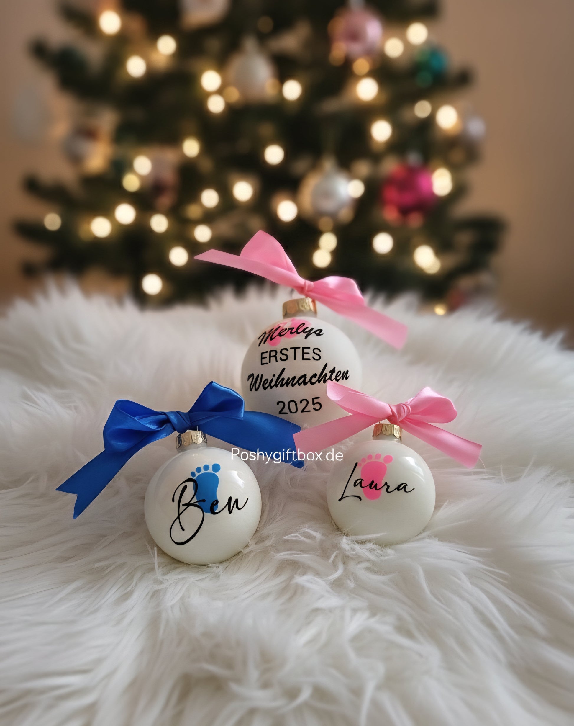 Personalisierte Weihnachtskugeln/ Creme/Elfenbein/Baby 1.Weihnachten / Geschenk Baby/Christbaumkugel Babys 8 cm/1.Weihnachten Familie PoshyGiftbox