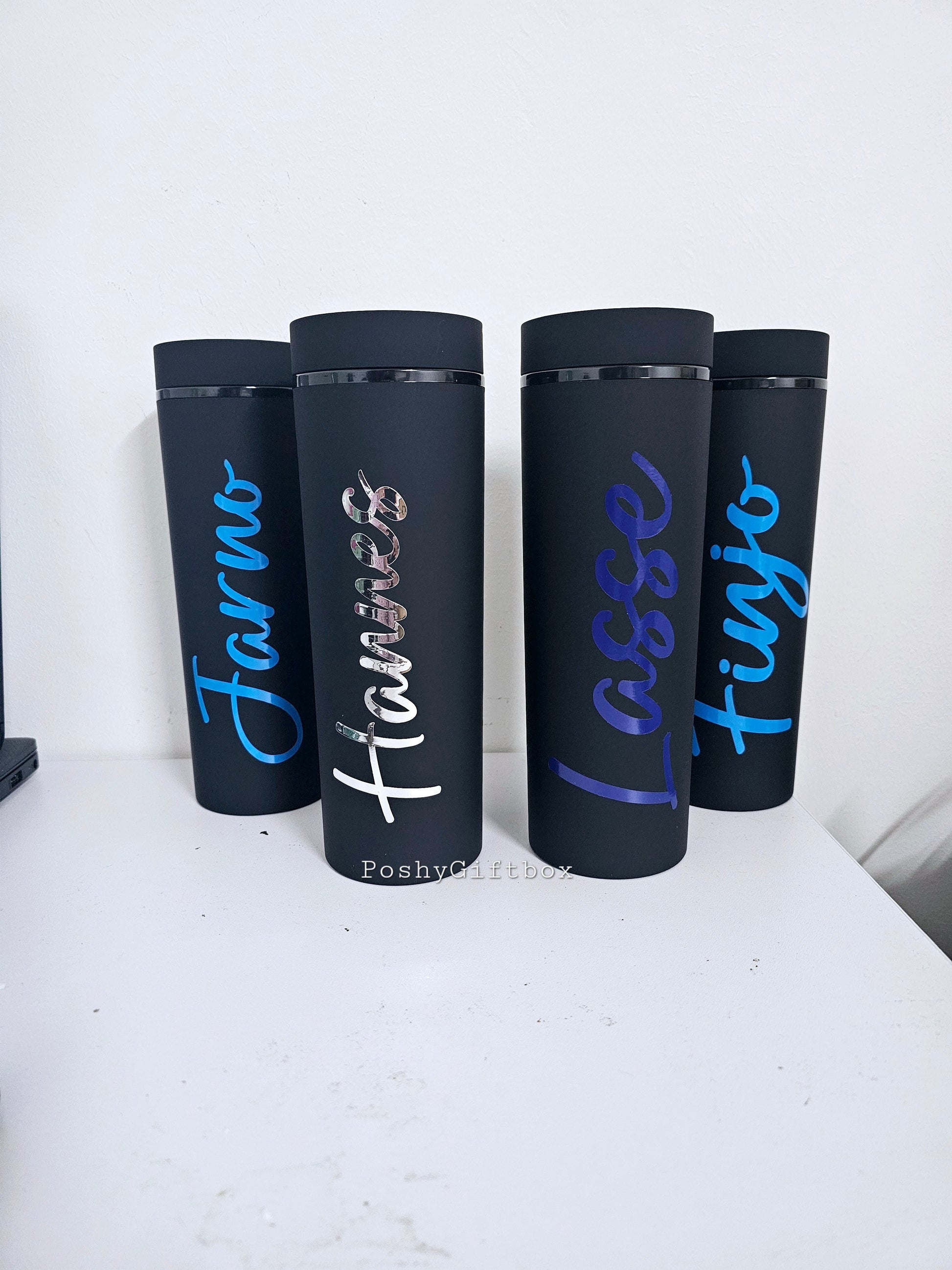 600 ml Trinkbecher mit Deckel und Strohhalm/doppelwandiger/ Reisebecher/JGA Geschenk/Kaffeebecher personalisiert/Party Becher/Trinkbecher Schwarz PoshyGiftbox