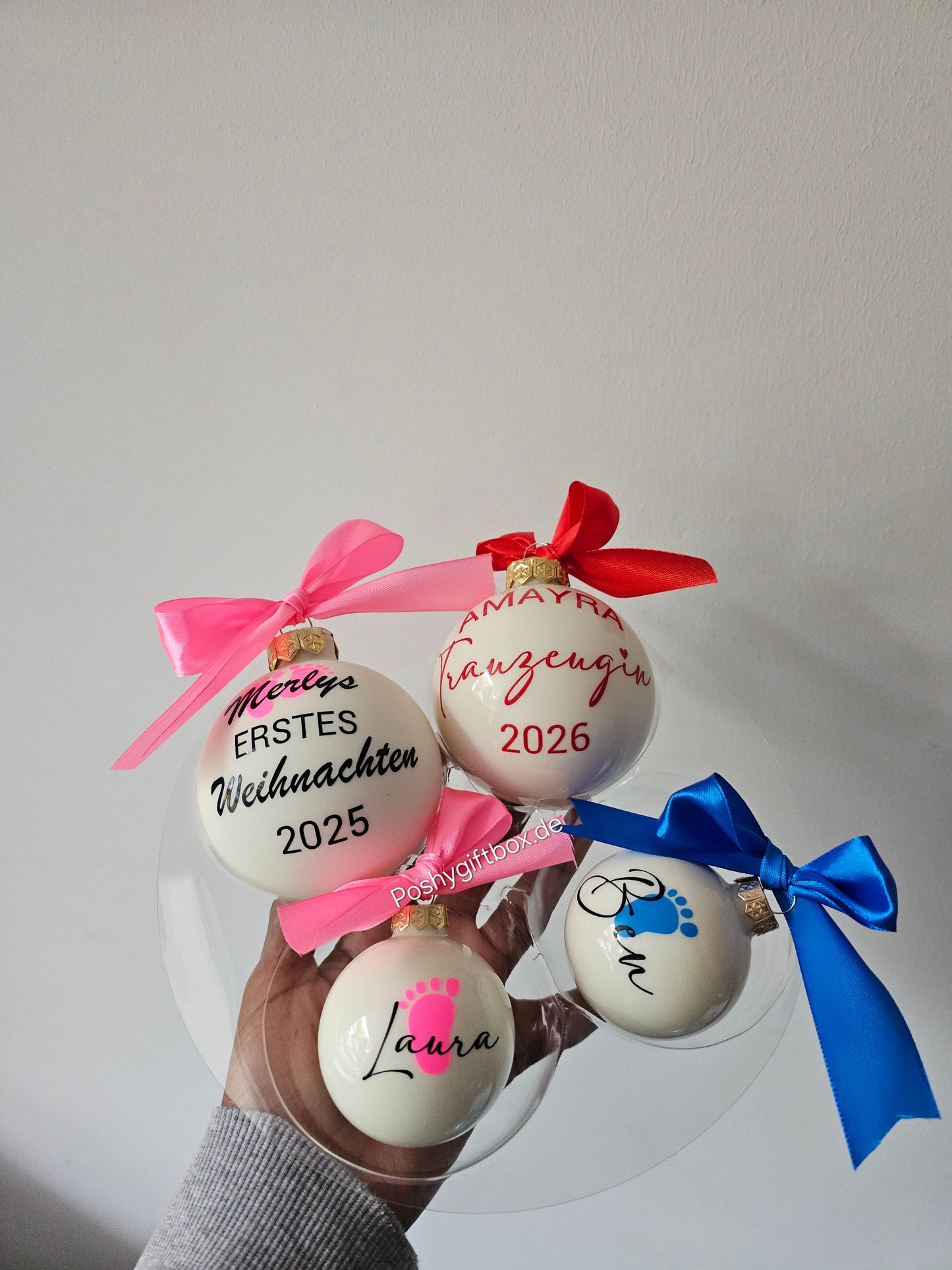Personalisierte Weihnachtskugeln /Weihnachtsgeschenke/ Weihnachtskugel mit Namen/Christbaumkugel Elfenbein/Geschenk Familie PoshyGiftbox