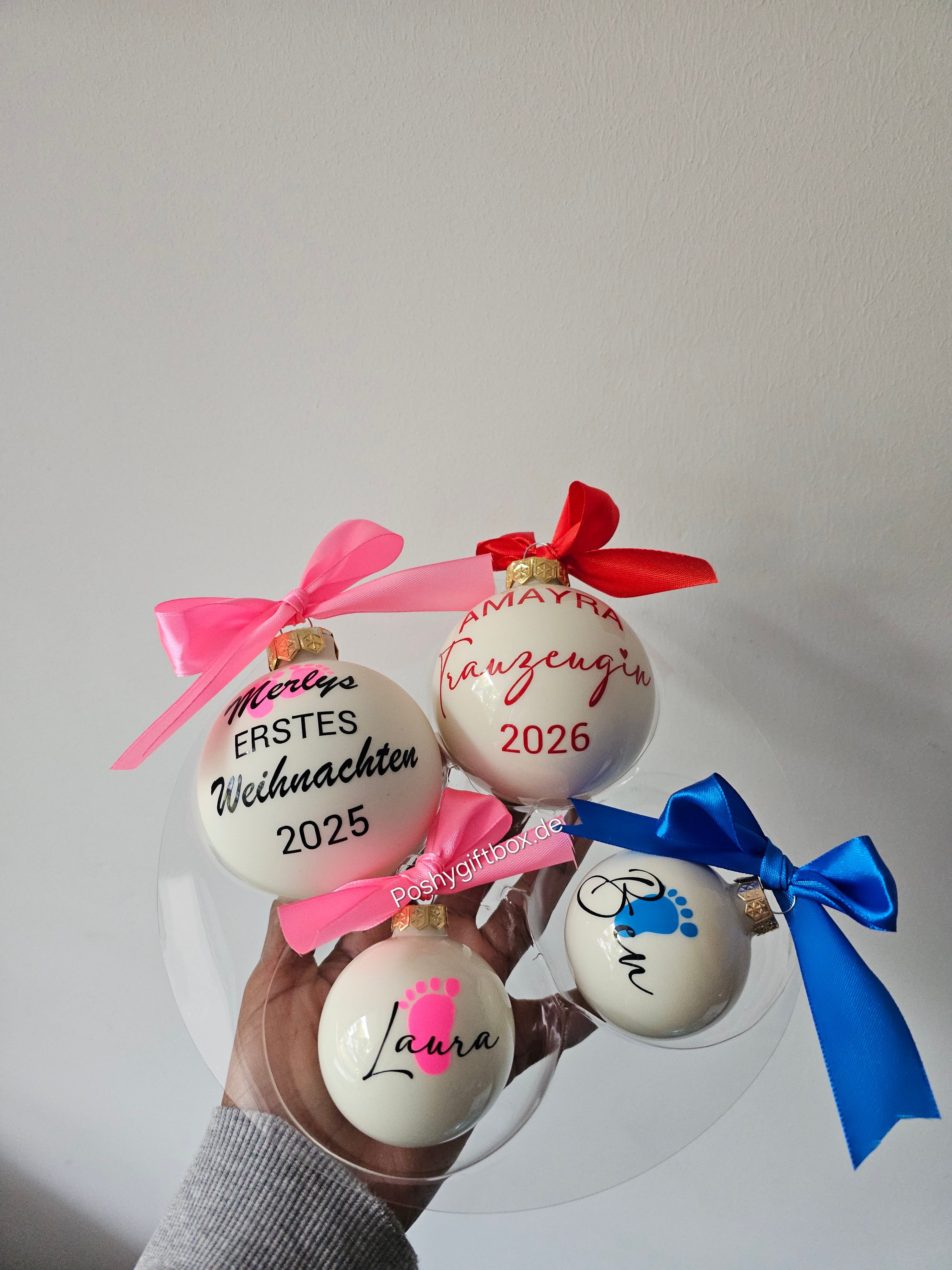 Personalisierte Weihnachtskugeln /Weihnachtsgeschenke/ Weihnachtskugel mit Namen/Christbaumkugel Elfenbein/Geschenk Familie PoshyGiftbox