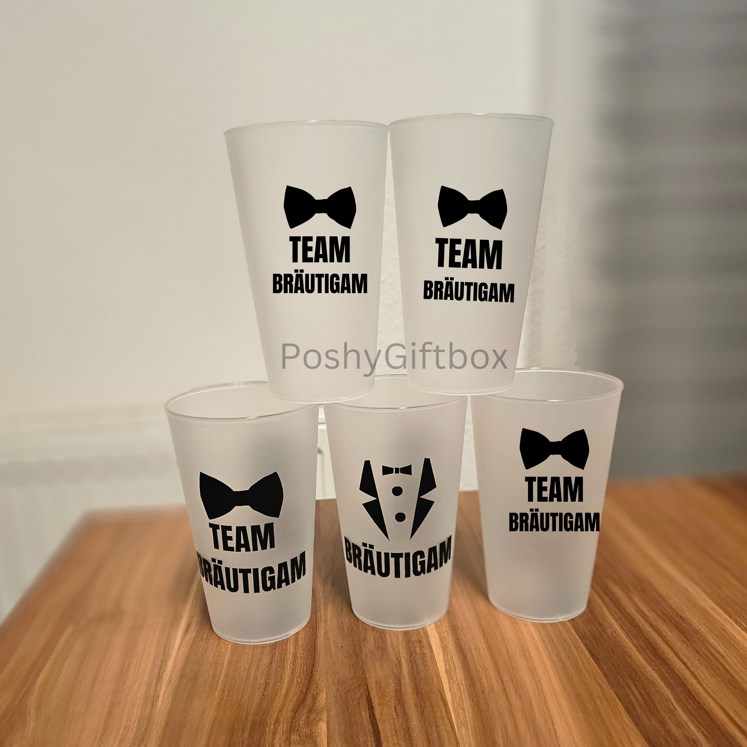 Party Becher für Männer/JGA Becher/Bierbecher/Becher personalisiert/Becher Männer mit Name /Junggesellenabschied Kunststoff JGA Jungs Party Bräutigam PoshyGiftbox