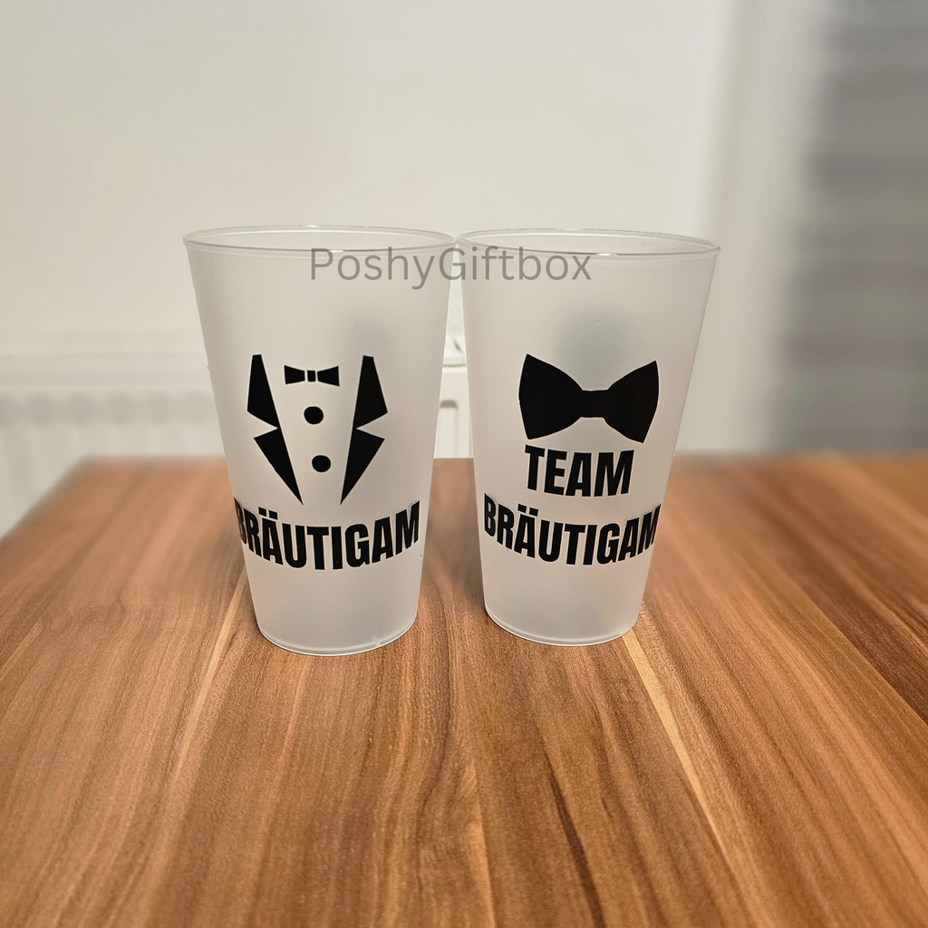 Party Becher für Männer/JGA Becher/Bierbecher/Becher personalisiert/Becher Männer mit Name /Junggesellenabschied Kunststoff JGA Jungs Party Bräutigam PoshyGiftbox