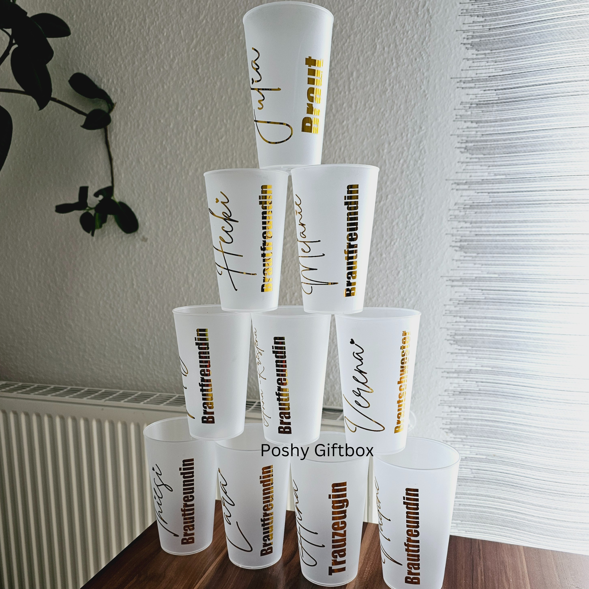 Partybecher Set/Personalisierte Becher in Weiss zum JGA /Mehrwegbecher mit Namen zum Junggesellinnenabschied/Trinkbecher/Becher mit Name PoshyGiftbox