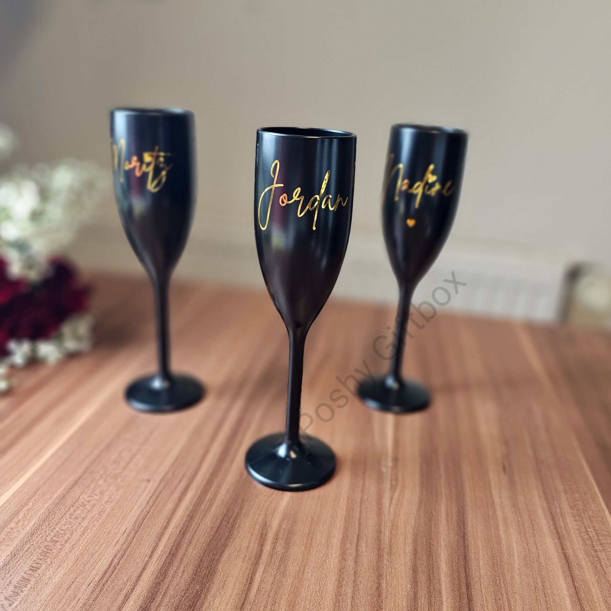 JGA Weinglas Personalisiert/Personalisierte Sektgläser/ Champagner Glas/Sektflöten/Sektkelch/Junggesellinnenabschied, Bräutigam,Trauzeugin PoshyGiftbox