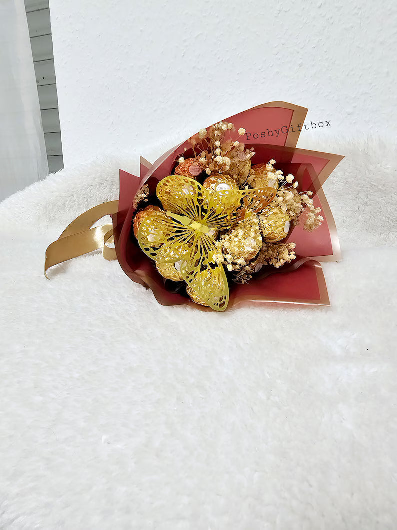 Pralinenstrauß mit Trockenblumen und Schokolade PoshyGiftbox
