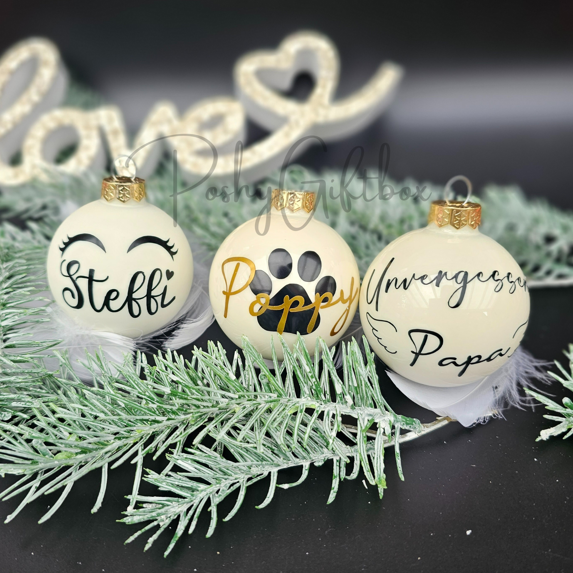 Personalisierte Weihnachtskugeln /Weihnachtsgeschenke/ Weihnachtskugel mit Namen/Christbaumkugel Elfenbein/Geschenk Familie PoshyGiftbox