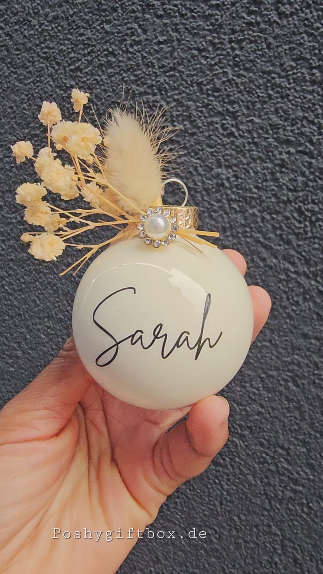 Weihnachtskugel mit Trockenblume und Perle, in 4 Farben erhältlich, 6 cm, personalisierbar